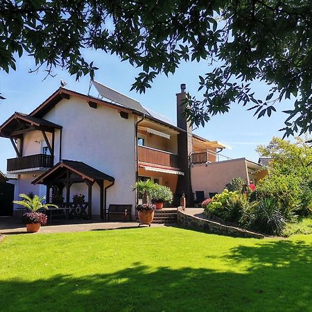 Ferienwohnungen 'Blick Zur Madonna' Fischbach Exteriör bild